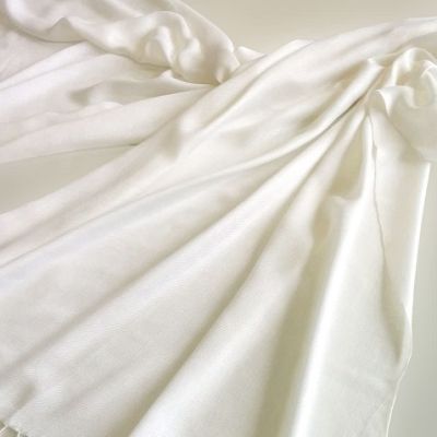 white-pashmina-shawl-fringe-ends-monsoon-corporate-gifts