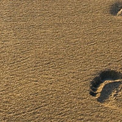 footprints-in-the-sand,-beach-151885 -pictures dot 4ever dot eu